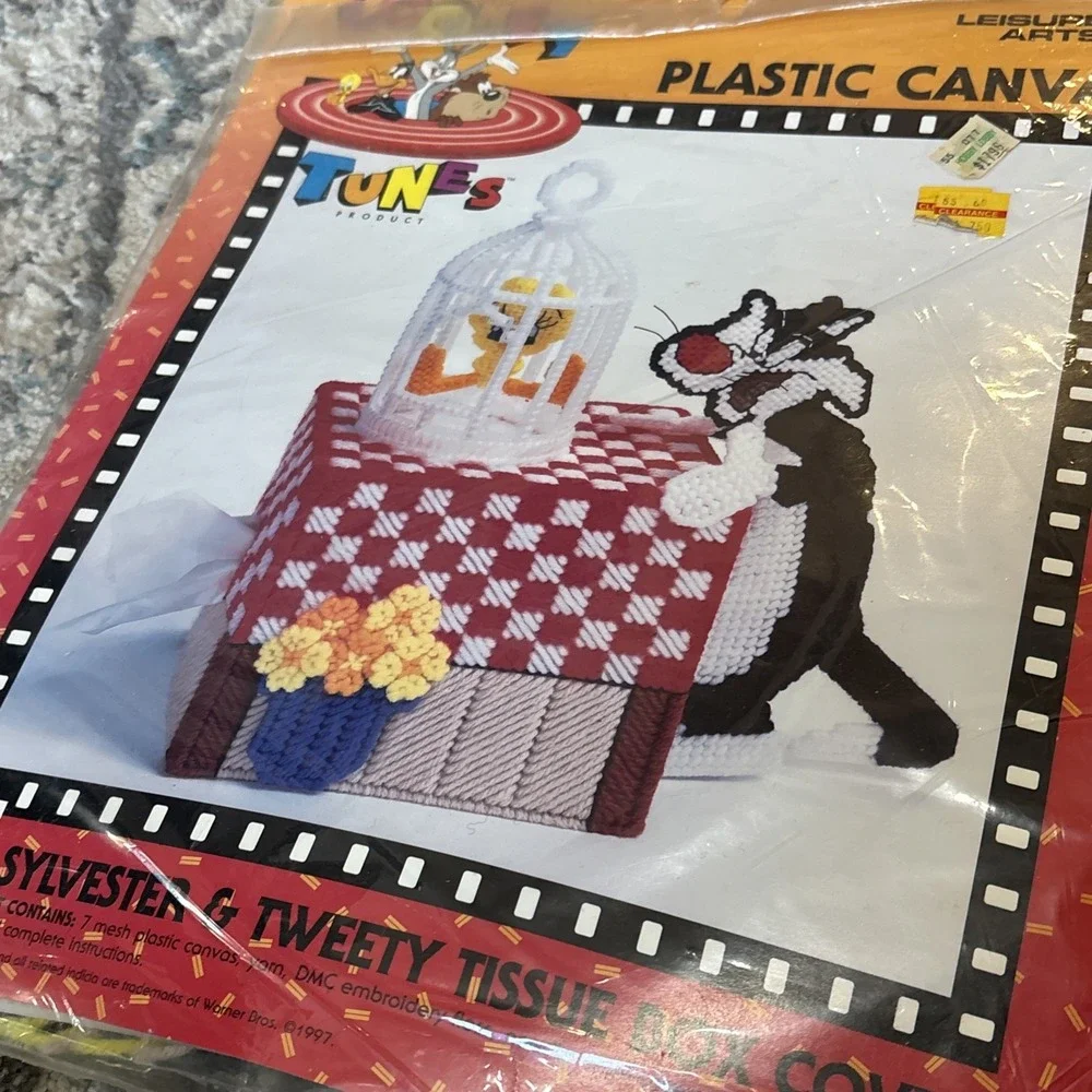 Vtg 1997 Looney Tunes Sylvester & Tweety Tissue Box Cover Kit Plastic Canvas New